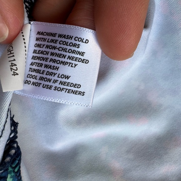 Lady Hagen Tops Floral Keyhole Sleeveless Golf Polo Size XS NWT - Picture 11 of 11